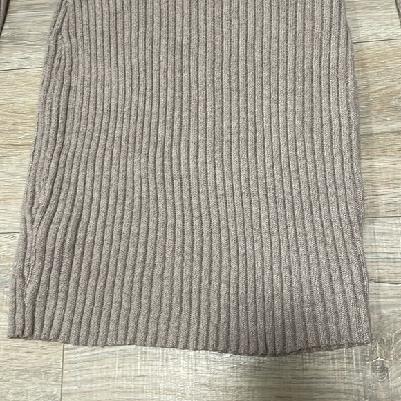 Long Sleeve Sweater Dress Size Small Tan - Picture 3 of 5